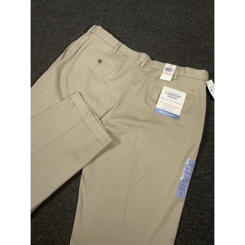 New Dockers Pants Men's 40x32 (Fits 40x31) Beige Comfort Khaki Pleated Relaxed